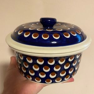 Polish pottery baker